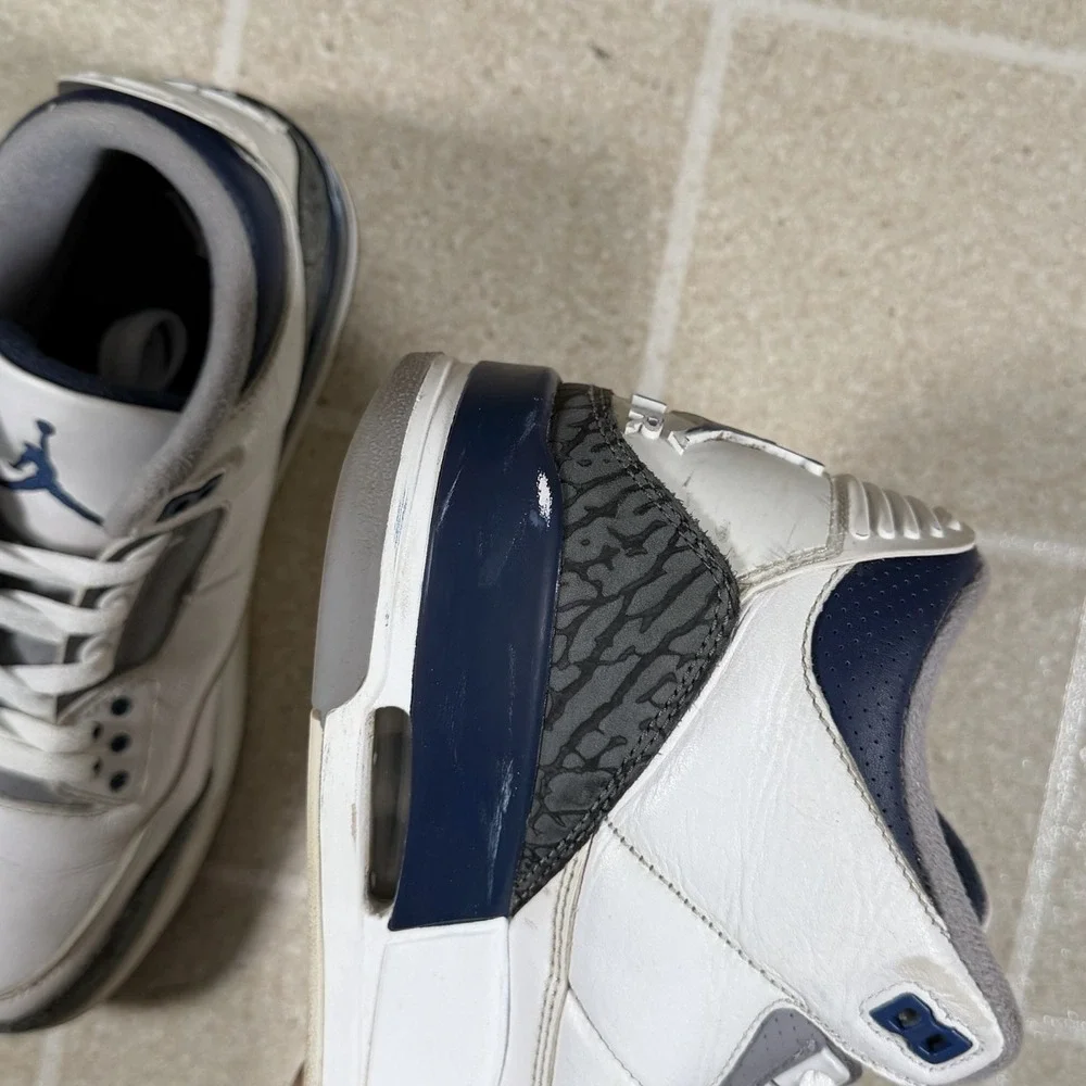 Air Jordan 3 Retro Midnight Navy Size 9 CT8532-140 Cement White Blue